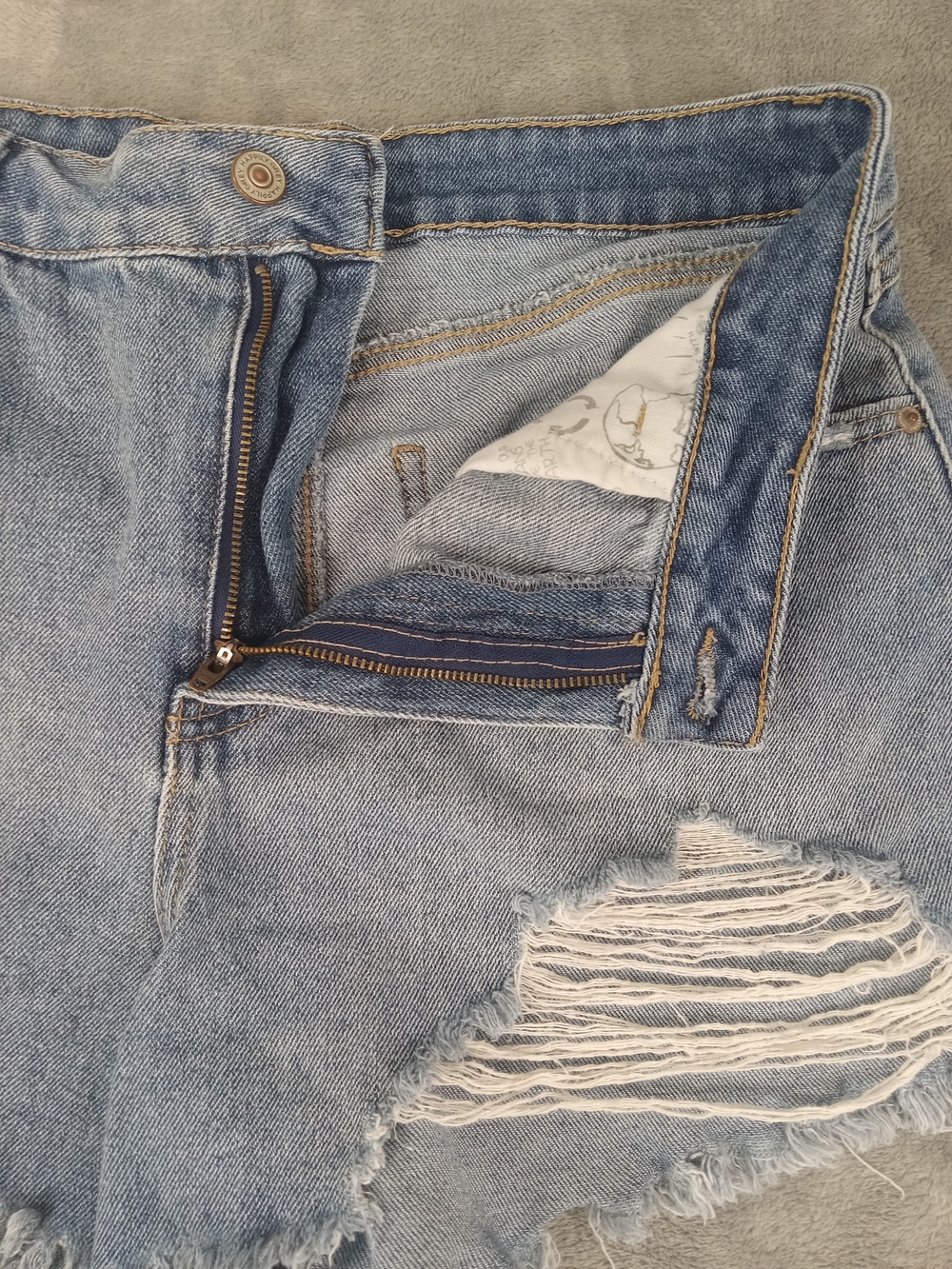 Happily Grey Women’s Light Blue Jeans Shorts Size 11/3 - Picture 3 of 13